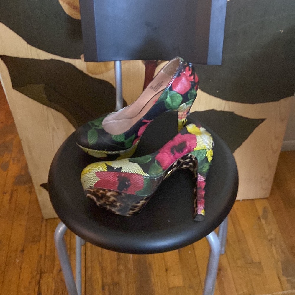 Multi Color Pumps - Picture 5 of 5